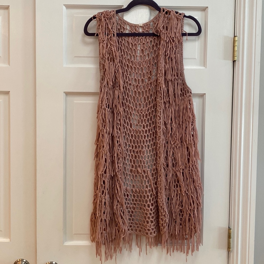 New dusty rose vest with string details-smoke free home